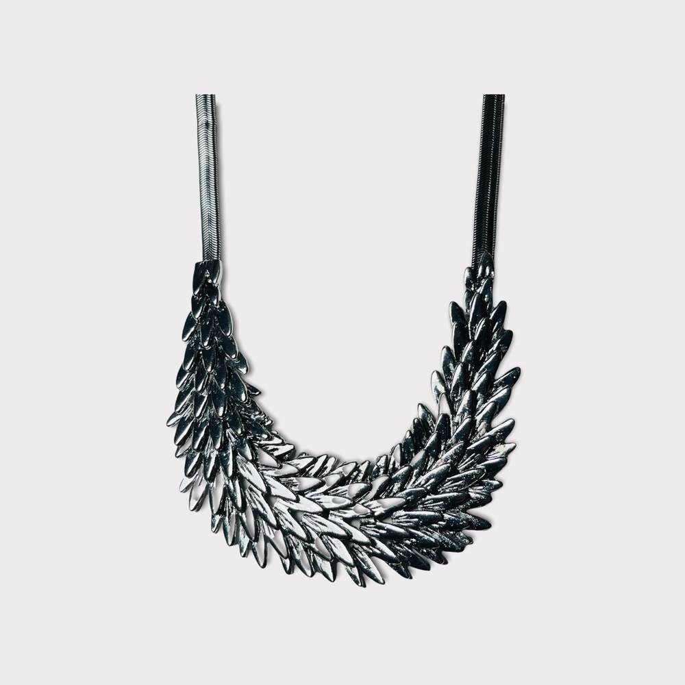 NWT Fashion Necklace